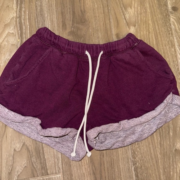 DIVIDED wine color raw hem elastic waistband Sweatshorts XS - Picture 4 of 11